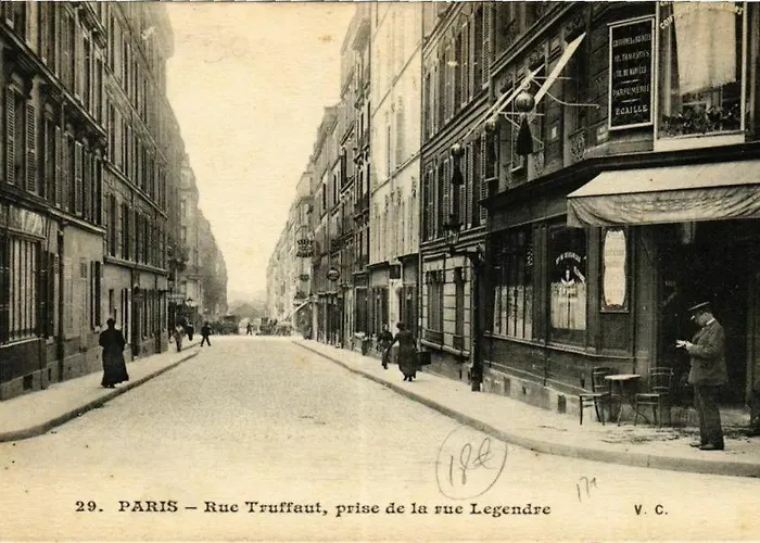 Small Duplex House In Batignolles