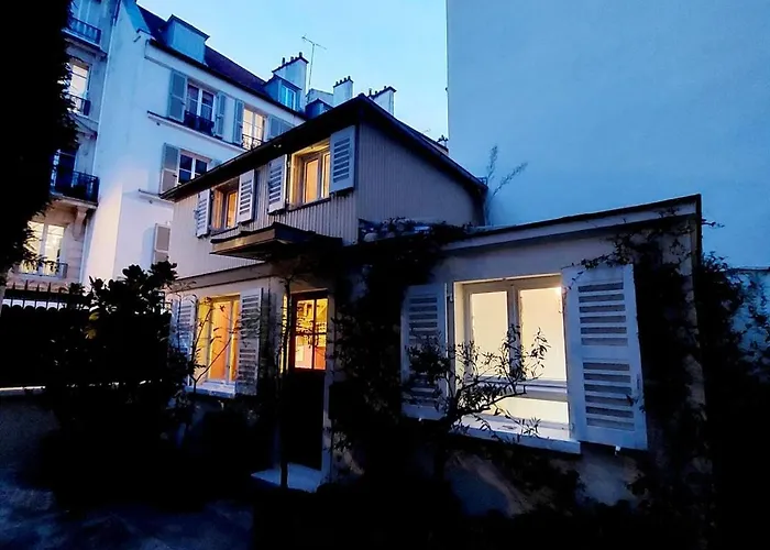Small Duplex House In Batignolles Paris