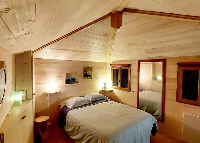 Apartment Small Duplex House In Batignolles Paris