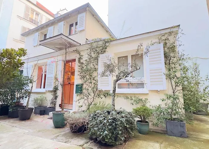 Small Duplex House In Batignolles Paris