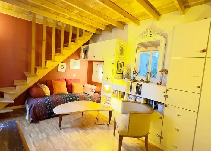 Small Duplex House In Batignolles