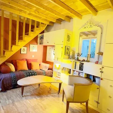 Small Duplex House In Batignolles